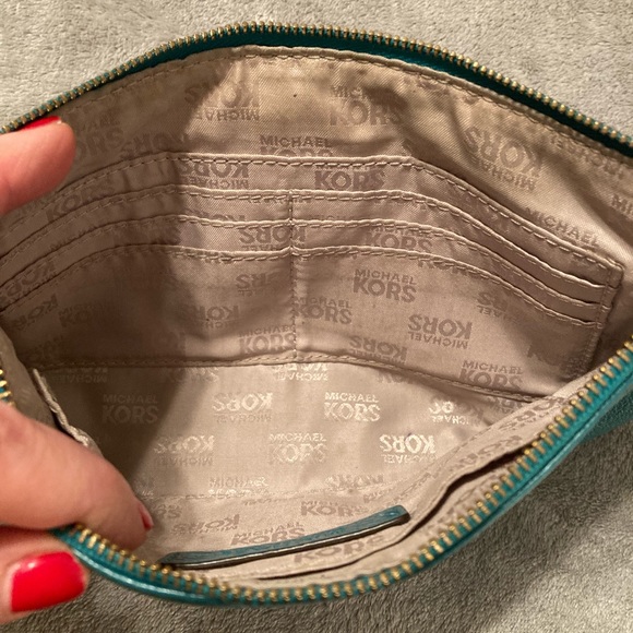 Michael Kors wallet clutch - Picture 5 of 8